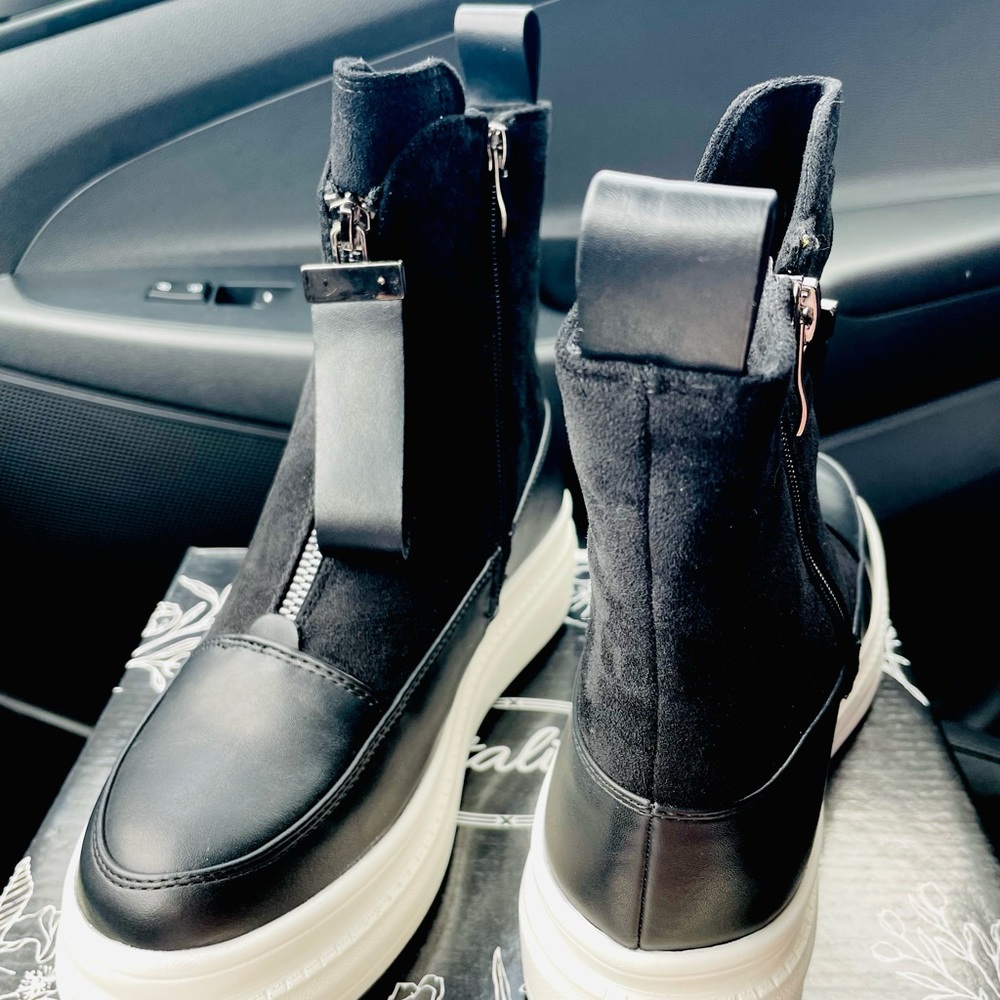 ❤️ NEW Cute Black Color Pair Boots - Picture 3 of 9